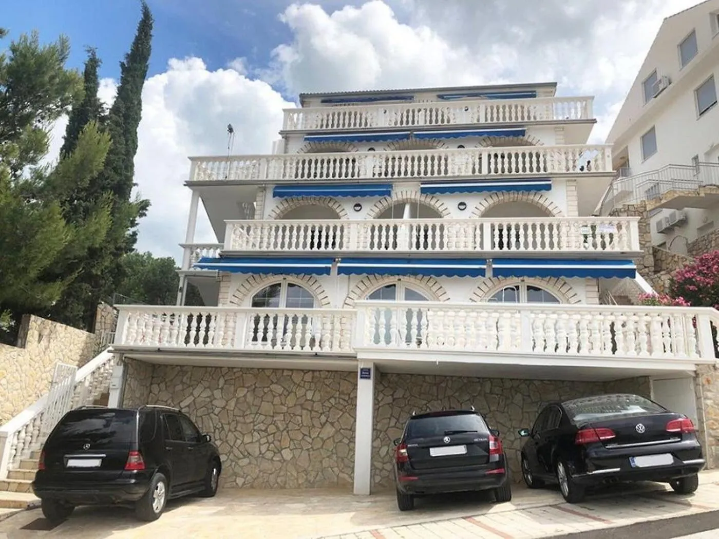 Apartments Josip Drage