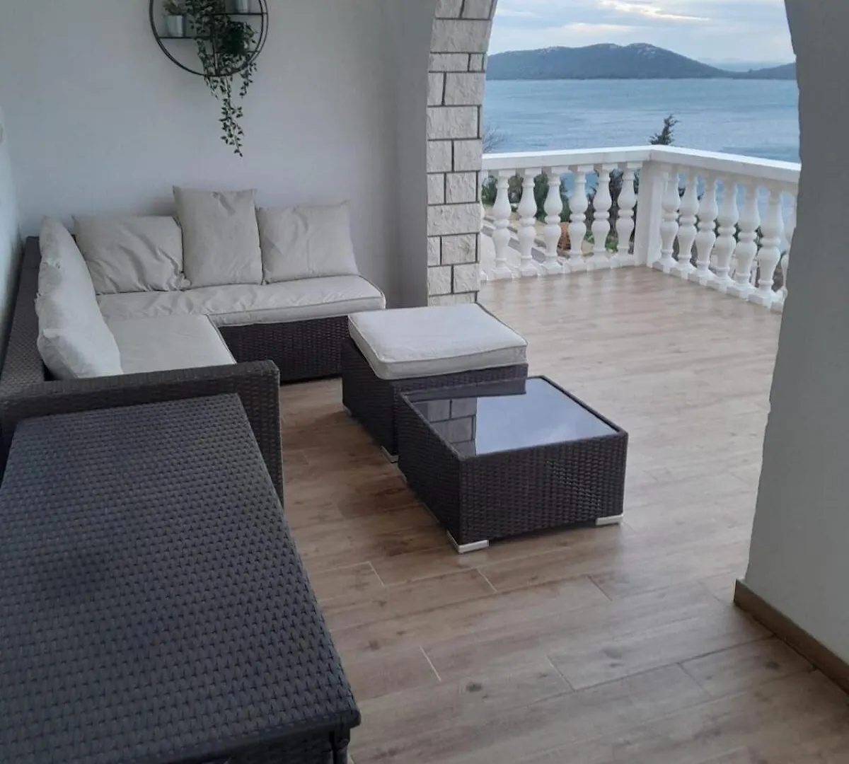 Apartments Josip Drage