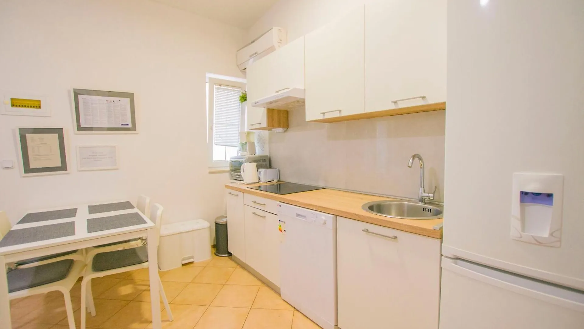 Apartments Josip Drage Kroatien