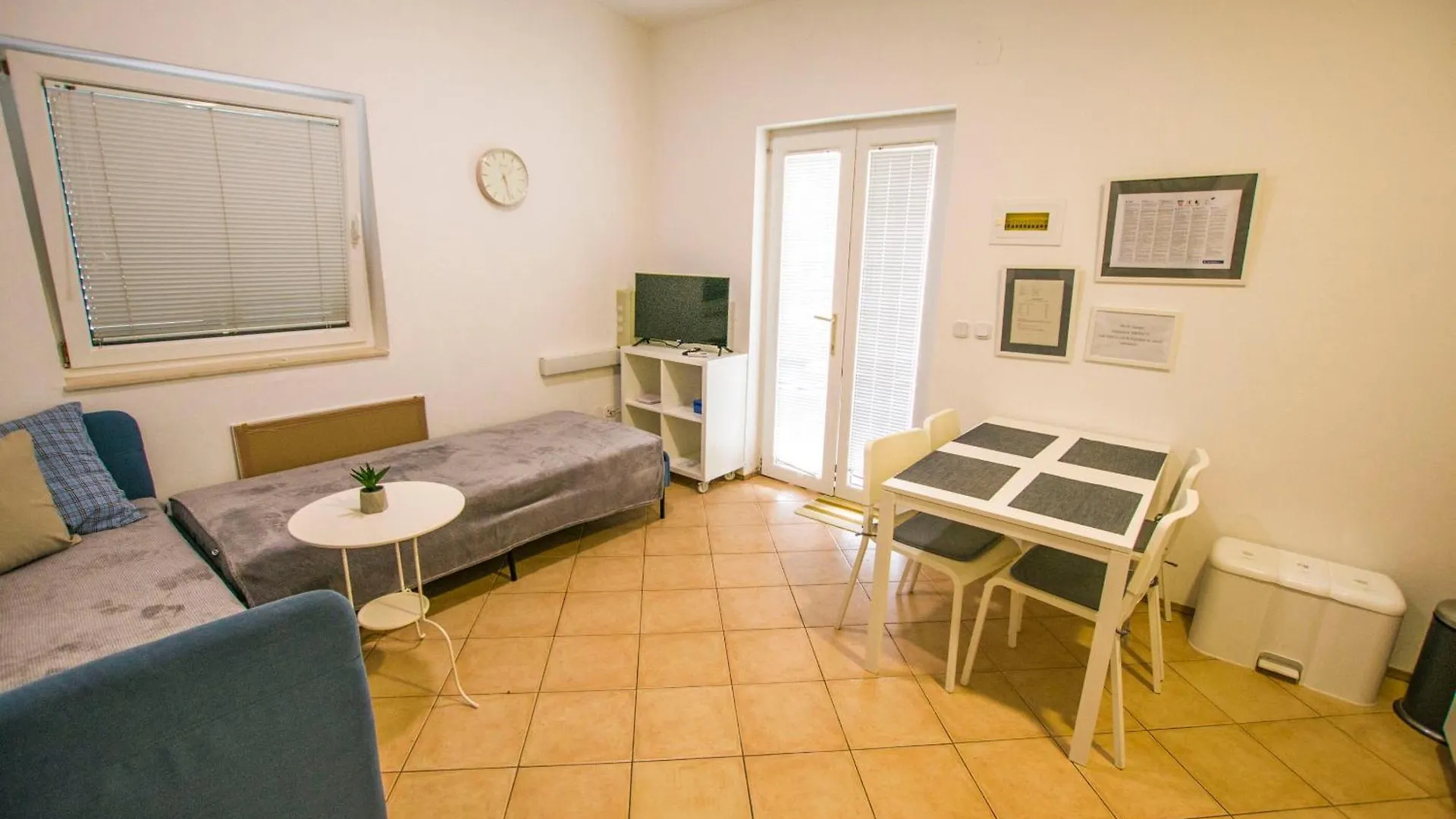Apartments Josip Drage