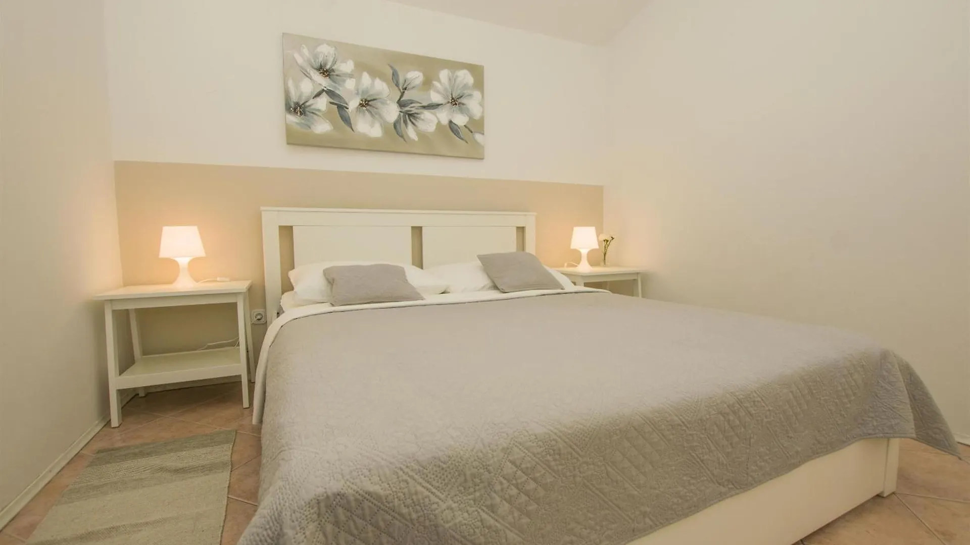 Apartments Josip Drage 0*,  Kroatien